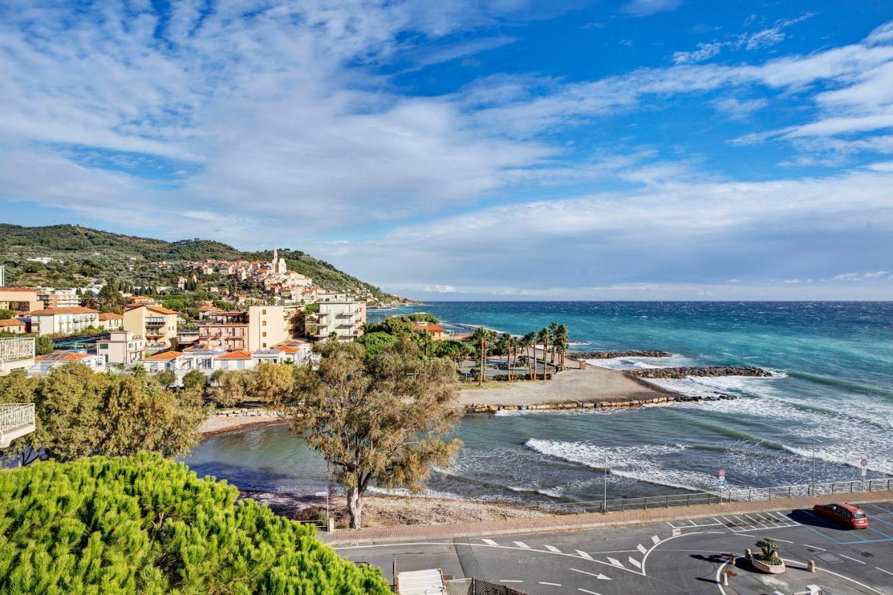 Casa Laura Elena Apartment San Bartolomeo Al Mare Exterior photo