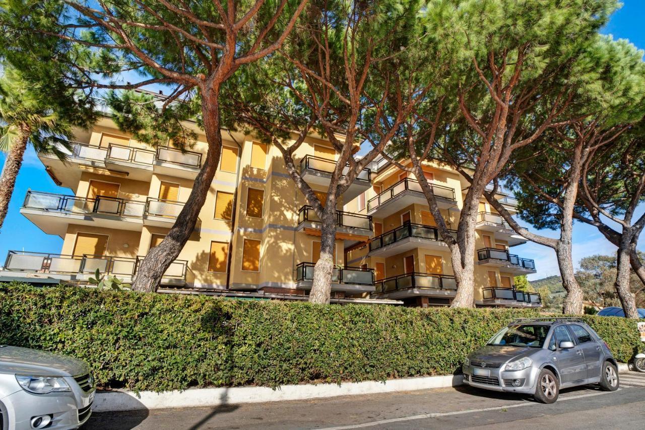 Casa Laura Elena Apartment San Bartolomeo Al Mare Exterior photo